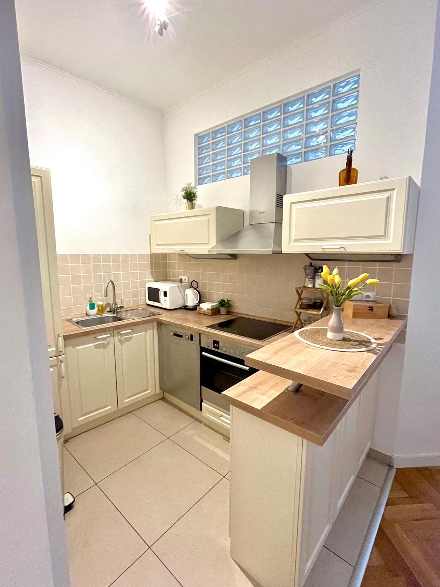 Apartment Mia - Old Town, Ac 브라티슬라바 외부 사진